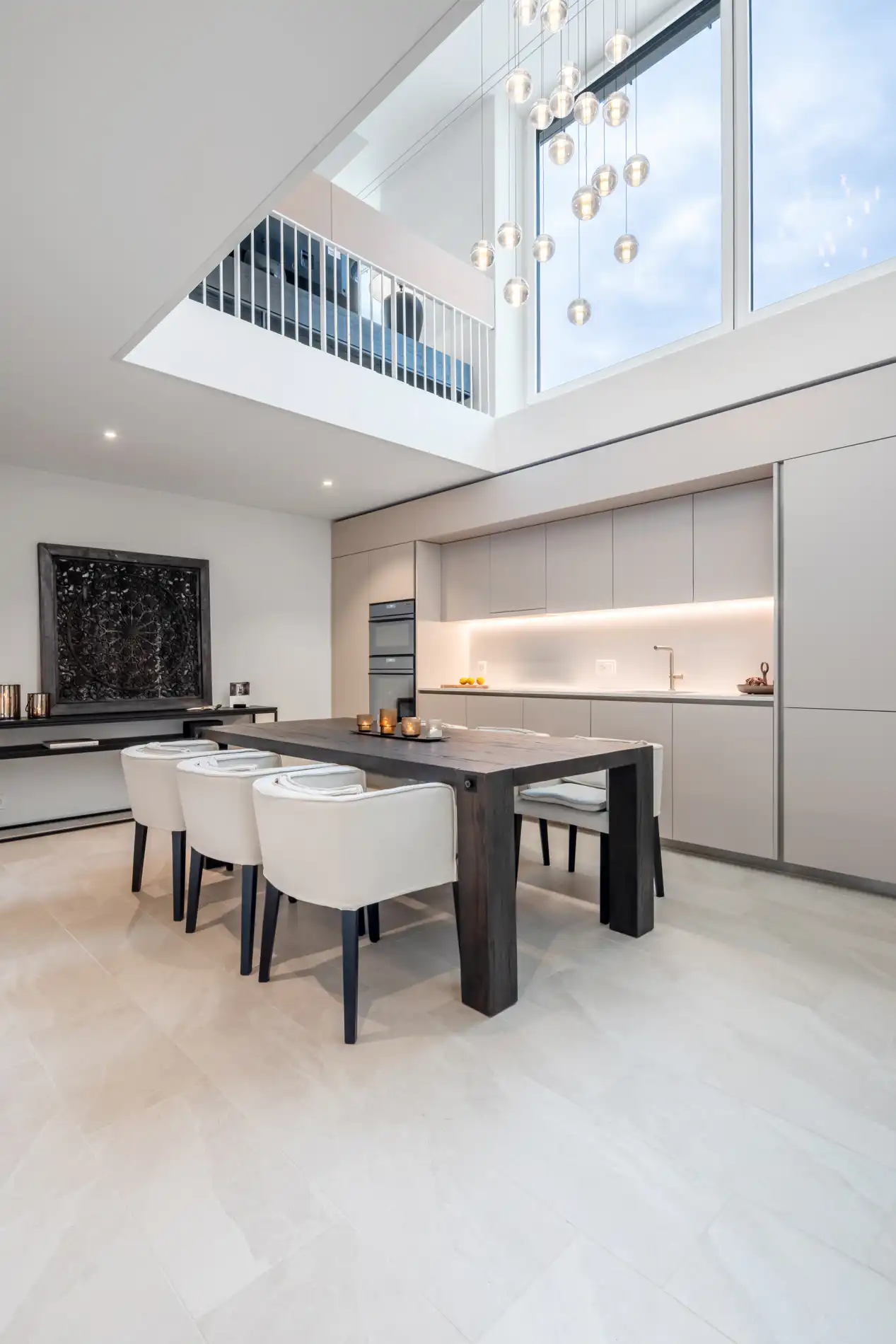 Moderne Küche im Oerlikon One Zürich